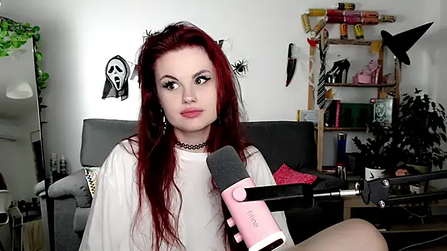 Snapshot of Della_Ideal chatting on October 2025 05:01:01 PM Della Ideal online show from October 2025 05:01:01 PM