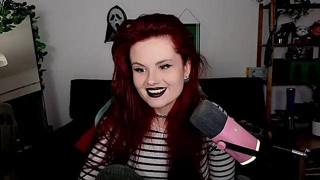 Snapshot of Della_Ideal chatting on November 2025 06:23:02 PM Della Ideal online show from November 2025 06:23:02 PM