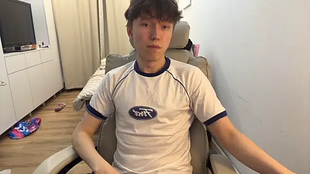 Snapshot of tommy_colson chatting on October 2025 01:43:02 PM tommy colson online show from October 2025 01:43:02 PM