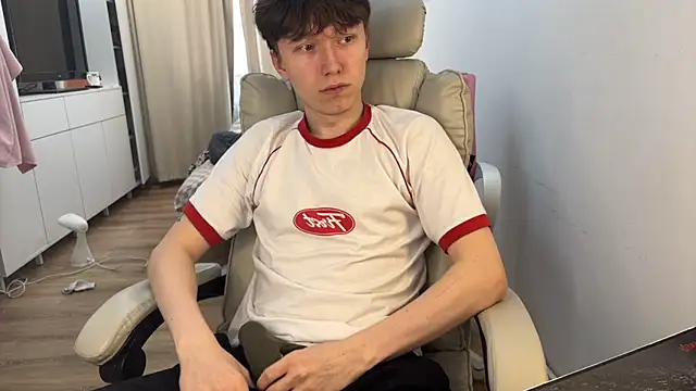 Snapshot of tommy_colson chatting on October 2025 09:08:02 AM tommy colson online show from October 2025 09:08:02 AM