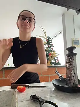 Snapshot of Soy_Sara7 chatting on December 2025 06:03:01 PM Soy Sara7 online show from December 2025 06:03:01 PM