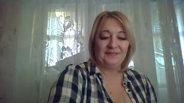 Snapshot of ArielXLoveresss chatting on February 2025 03:10:02 PM ArielXLoveresss online show from February 2025 03:10:02 PM