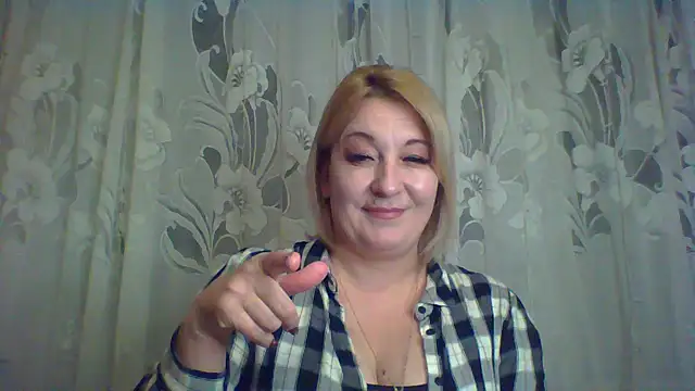 Snapshot of ArielXLoveresss chatting on February 2025 04:25:01 PM ArielXLoveresss online show from February 2025 04:25:01 PM