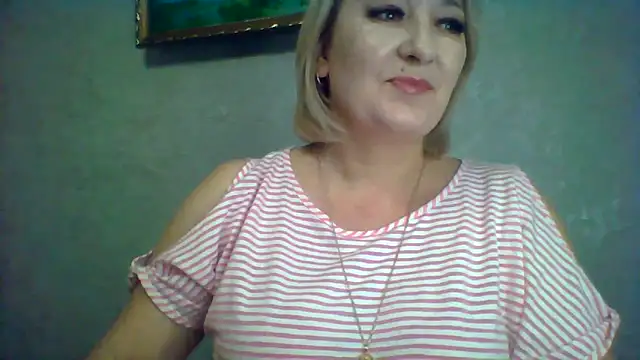 ArielXLoveresss online show from November 2025 08:57:01 PM