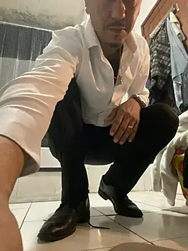 rogerdik76 online show from March 2026 06:22:01 AM