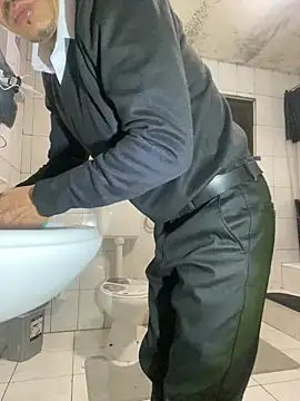 rogerdik76 online show from February 2026 06:35:02 AM