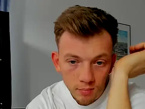 Snapshot of hotblondeguy69 chatting on October 2025 01:43:02 PM hotblondeguy69 online show from October 2025 01:43:02 PM