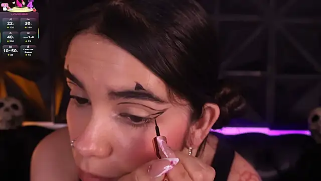 DaphneGlas online show from October 2025 01:08:01 PM