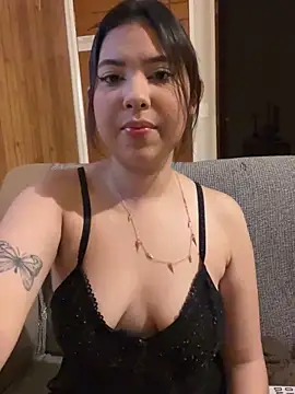 KiaraCut online show from April 2026 10:11:01 PM