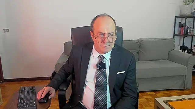 Snapshot of masterboy50 chatting on November 2025 07:25:01 PM masterboy50 online show from November 2025 07:25:01 PM