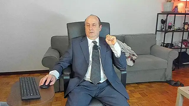 Snapshot of masterboy50 chatting on November 2025 08:02:02 PM masterboy50 online show from November 2025 08:02:02 PM