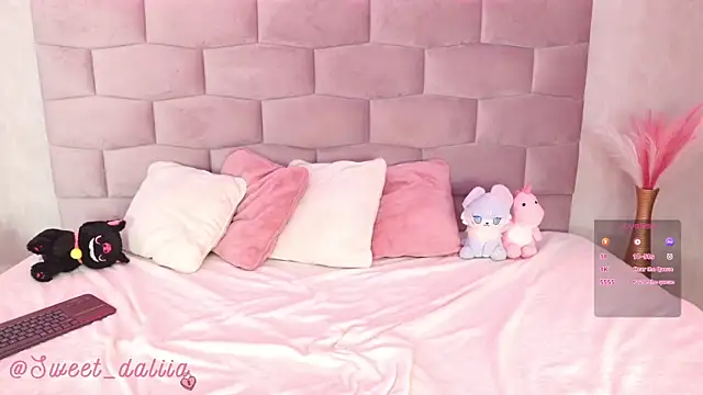 DaliaCruz online show from November 2025 06:44:02 PM