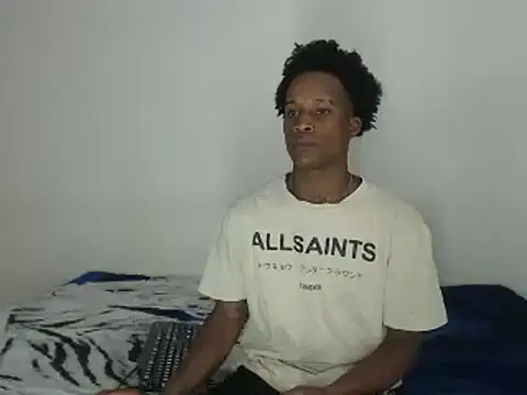 thomas love11 online show from March 2025 11:42:01 PM