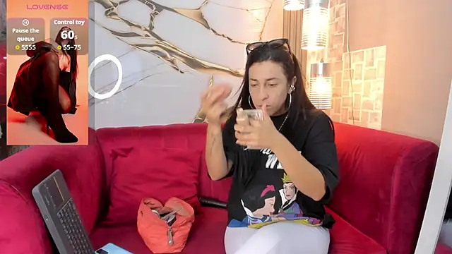 Bella williamss  online show from February 2026 02:14:01 PM