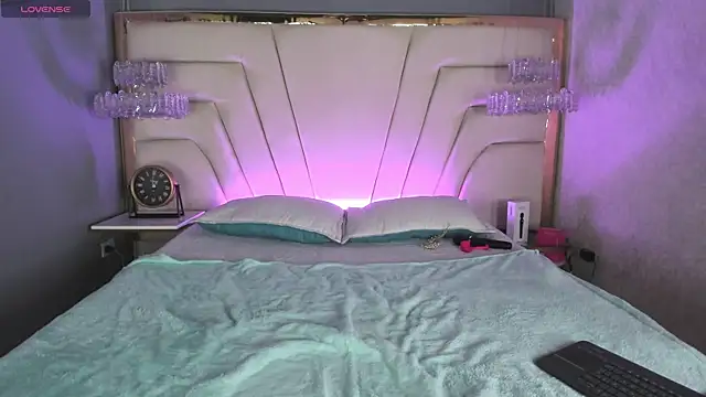 nathalya summer online show from April 2026 09:49:01 PM