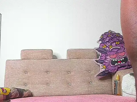 LOGAN DRAKE online show from October 2025 04:49:02 AM