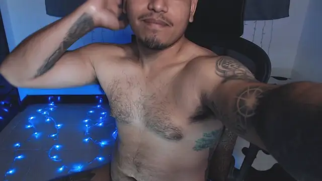 Snapshot of maxflurry_ chatting on May 2026 08:16:02 AM maxflurry online show from May 2026 08:16:02 AM