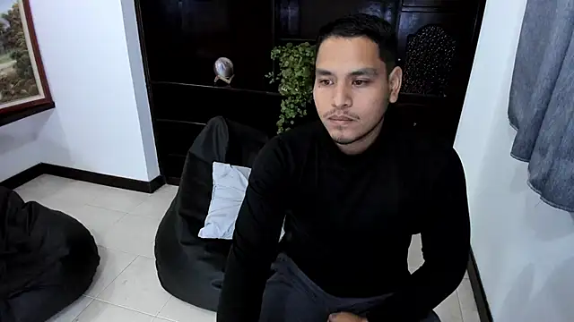 maxflurry  online show from March 2025 07:57:01 AM