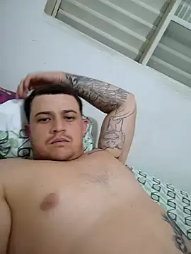 Snapshot of comcoroas chatting on December 2025 01:33:02 AM comcoroas online show from December 2025 01:33:02 AM