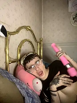 KititA12 online show from September 2025 12:11:01 PM