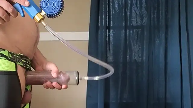 KiPumpdoggo online show from May 2026 08:37:02 PM