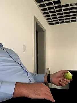 Mike8523 online show from November 2025 05:25:01 AM