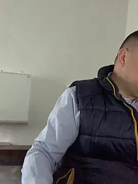 Mike8523 online show from April 2026 04:25:01 AM