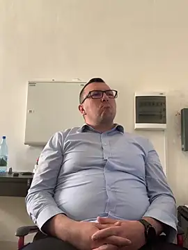 Mike8523 online show from March 2026 07:20:02 AM