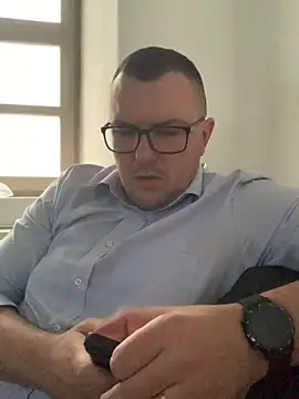 Mike8523 online show from December 2025 06:59:01 AM