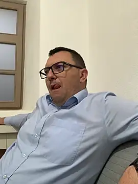 Mike8523 online show from November 2025 05:28:01 AM