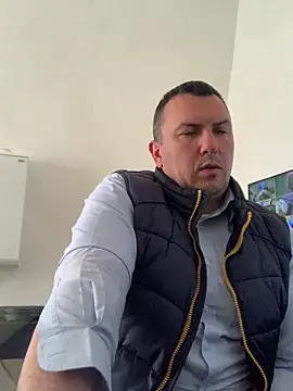 Mike8523 online show from April 2026 09:38:01 AM