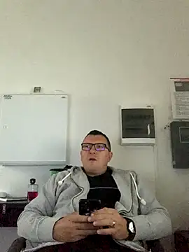 Mike8523 online show from September 2025 04:30:01 AM