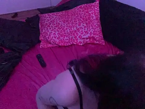 ChrryFoxx online show from April 2026 11:33:01 AM