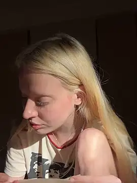 Snapshot of Angelroso chatting on March 2025 05:28:02 PM Angelroso online show from March 2025 05:28:02 PM