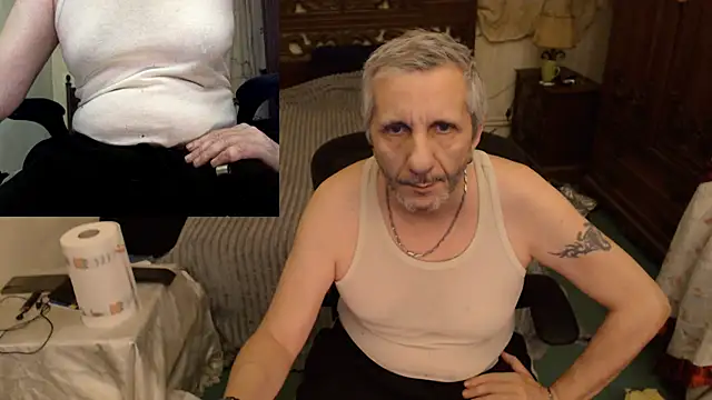 maxdaddy690 online show from November 2025 10:43:02 PM