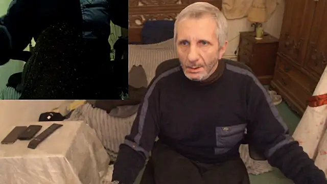 maxdaddy690 online show from December 2025 09:47:01 PM