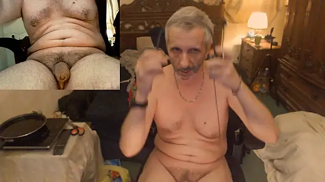 maxdaddy690 online show from March 2026 12:01:02 AM