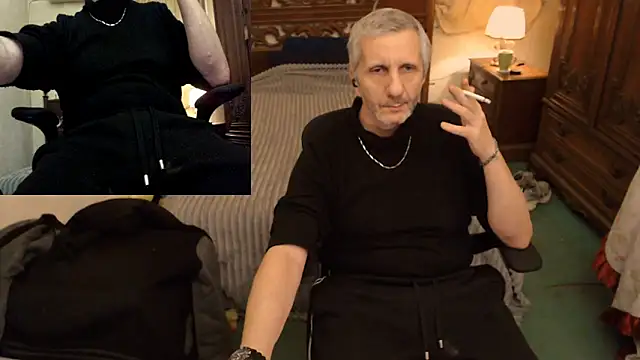 maxdaddy690 online show from November 2025 10:10:01 PM