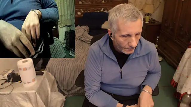 maxdaddy690 online show from November 2025 10:54:02 PM