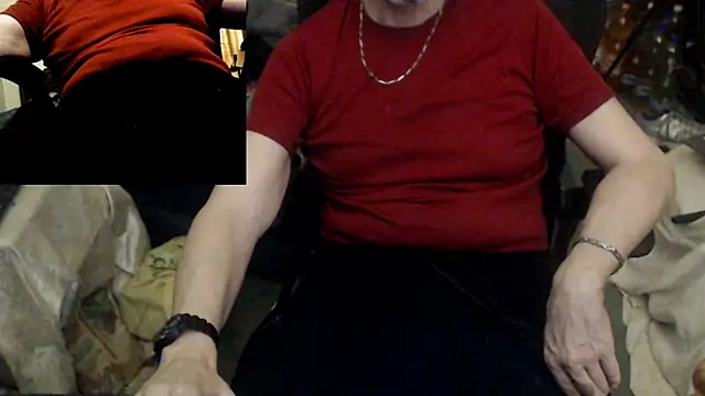 maxdaddy690 online show from April 2026 07:26:02 PM