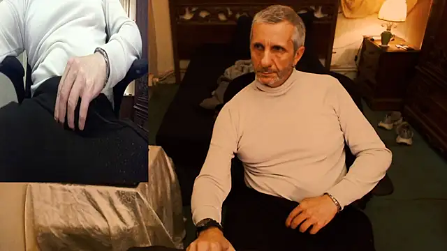 maxdaddy690 online show from October 2025 09:47:01 PM