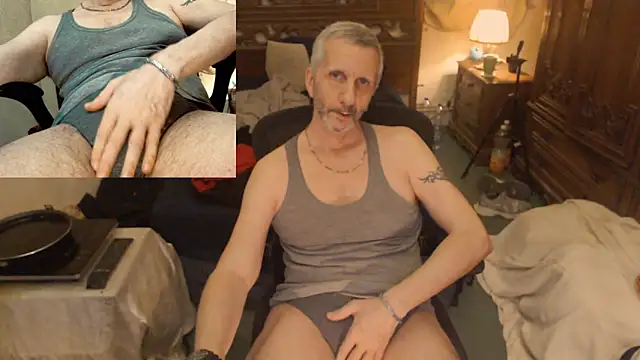 maxdaddy690 online show from March 2026 09:37:01 PM