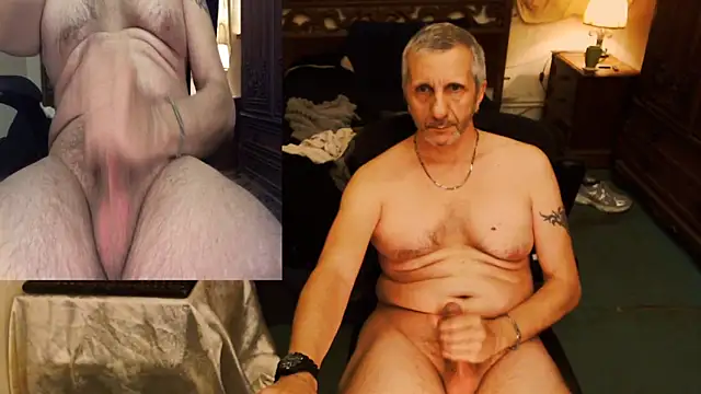 maxdaddy690 online show from October 2025 10:44:01 PM