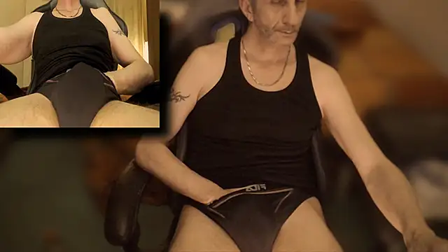 maxdaddy690 online show from March 2025 11:27:01 PM