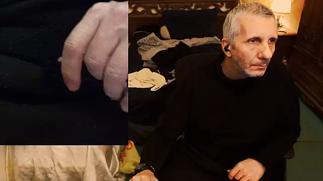 maxdaddy690 online show from October 2025 10:52:02 PM