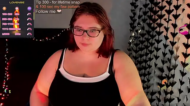 Snapshot of Lily_lu_one chatting on October 2025 10:11:01 PM Lily lu one online show from October 2025 10:11:01 PM