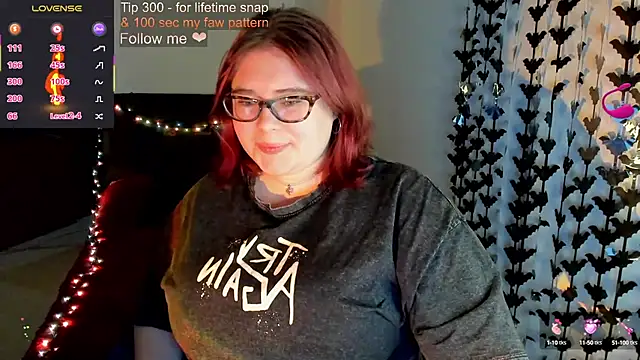 Snapshot of Lily_lu_one chatting on October 2025 10:33:02 PM Lily lu one online show from October 2025 10:33:02 PM