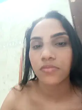Snapshot of Laurabutt chatting on September 2025 04:40:01 AM Laurabutt online show from September 2025 04:40:01 AM