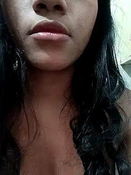 Snapshot of Laurabutt chatting on October 2025 04:02:02 AM Laurabutt online show from October 2025 04:02:02 AM