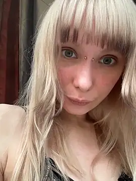 Cherry Bite online show from November 2025 10:05:02 AM